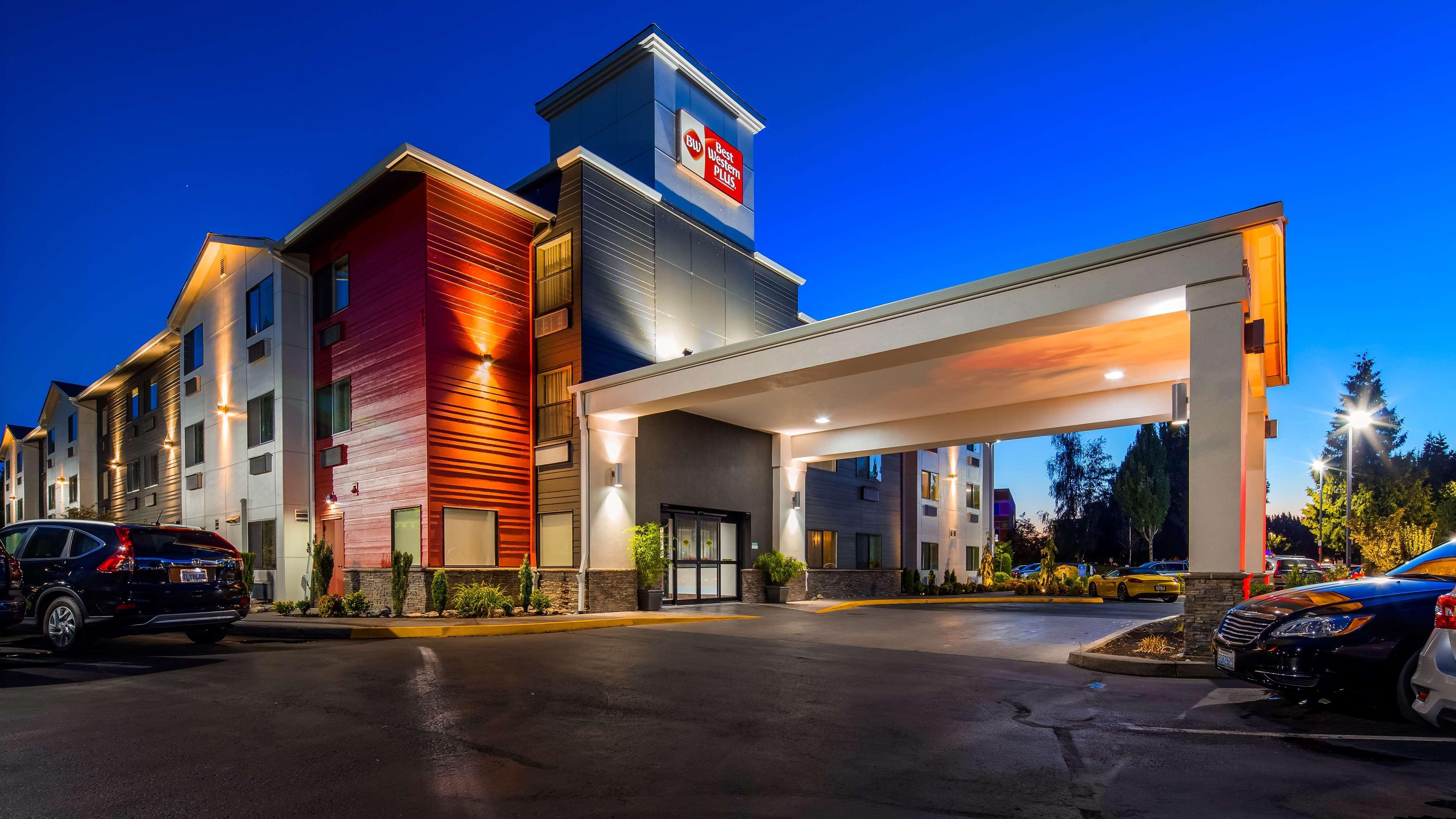 Western Airport & 3*