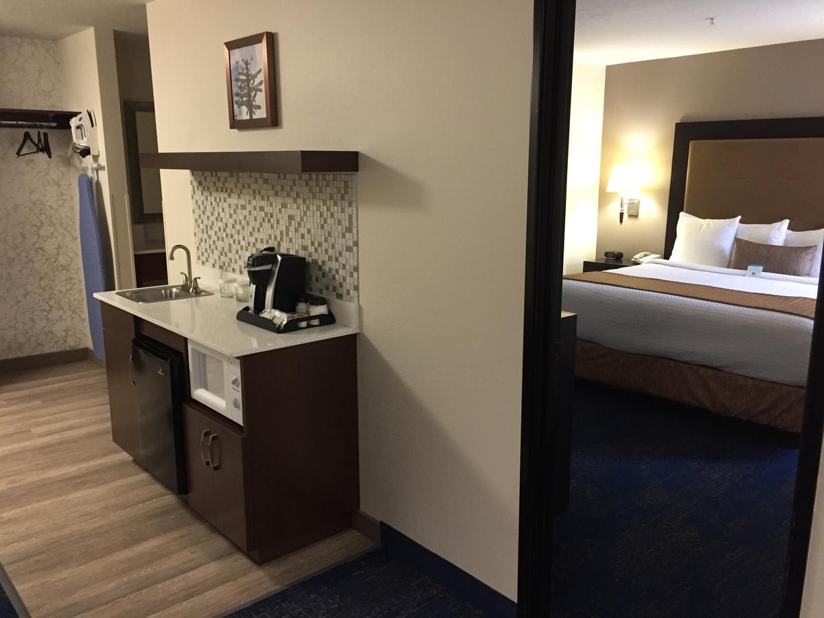 Western Airport & Hotel 3*