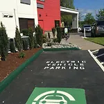 Best Western Plus Portland Airport Hotel & Suites 