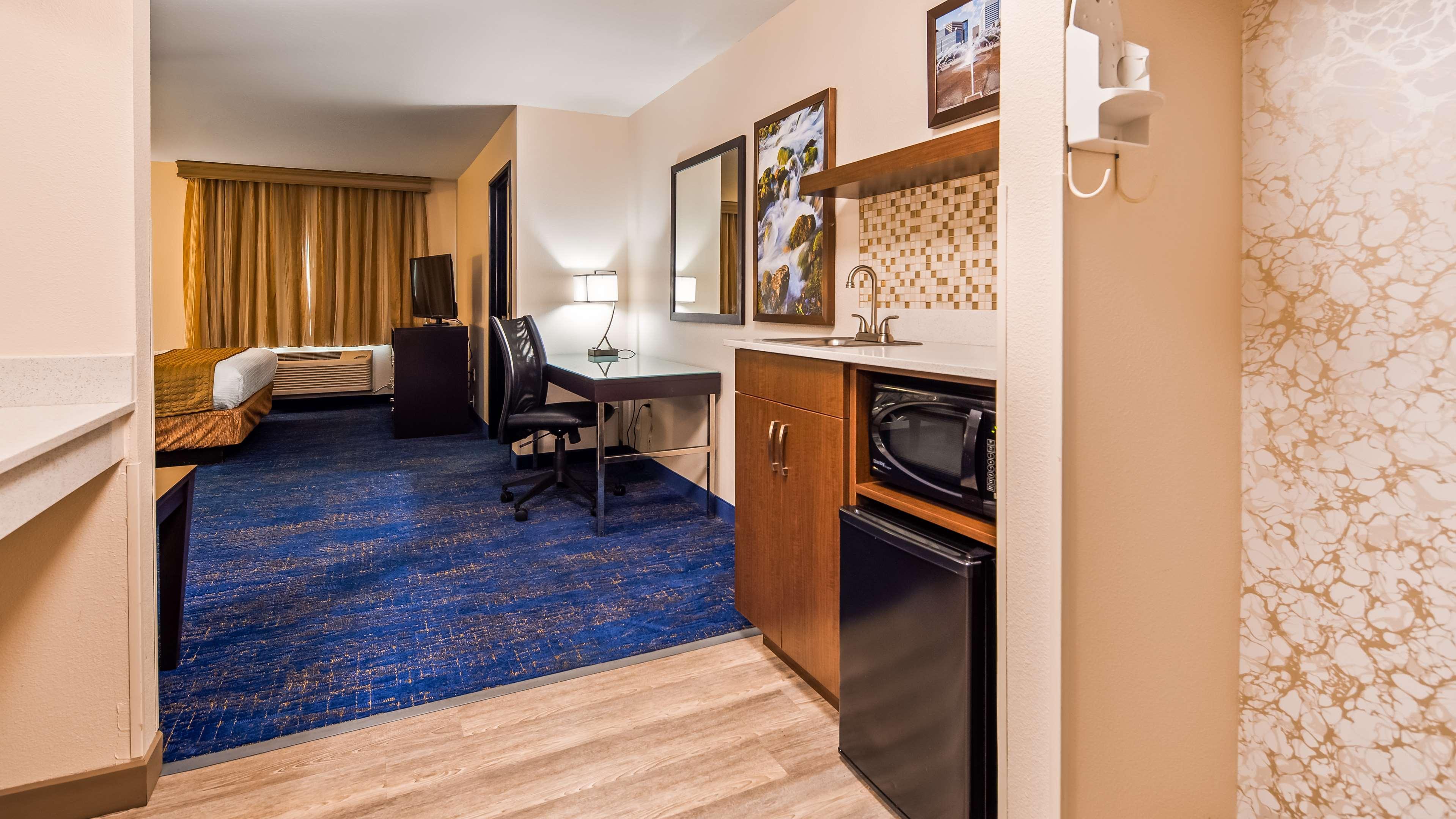 Western Airport & Hotel