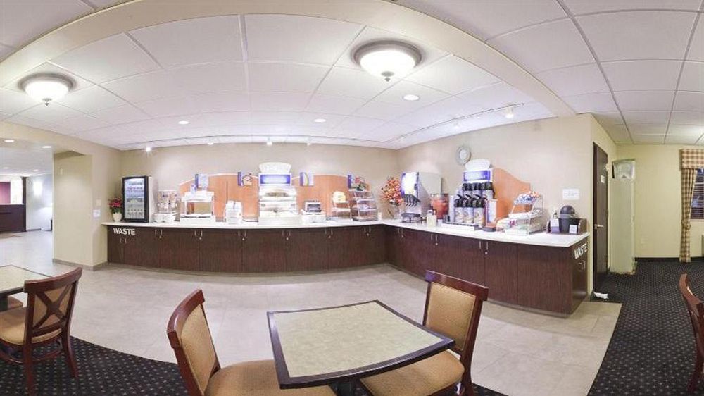 Hotel Western Airport & 3*