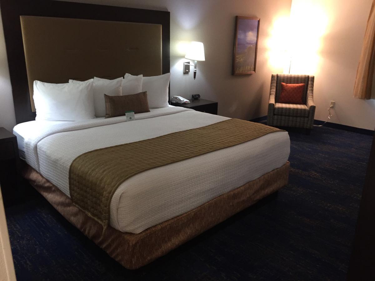 Western Airport & 3*